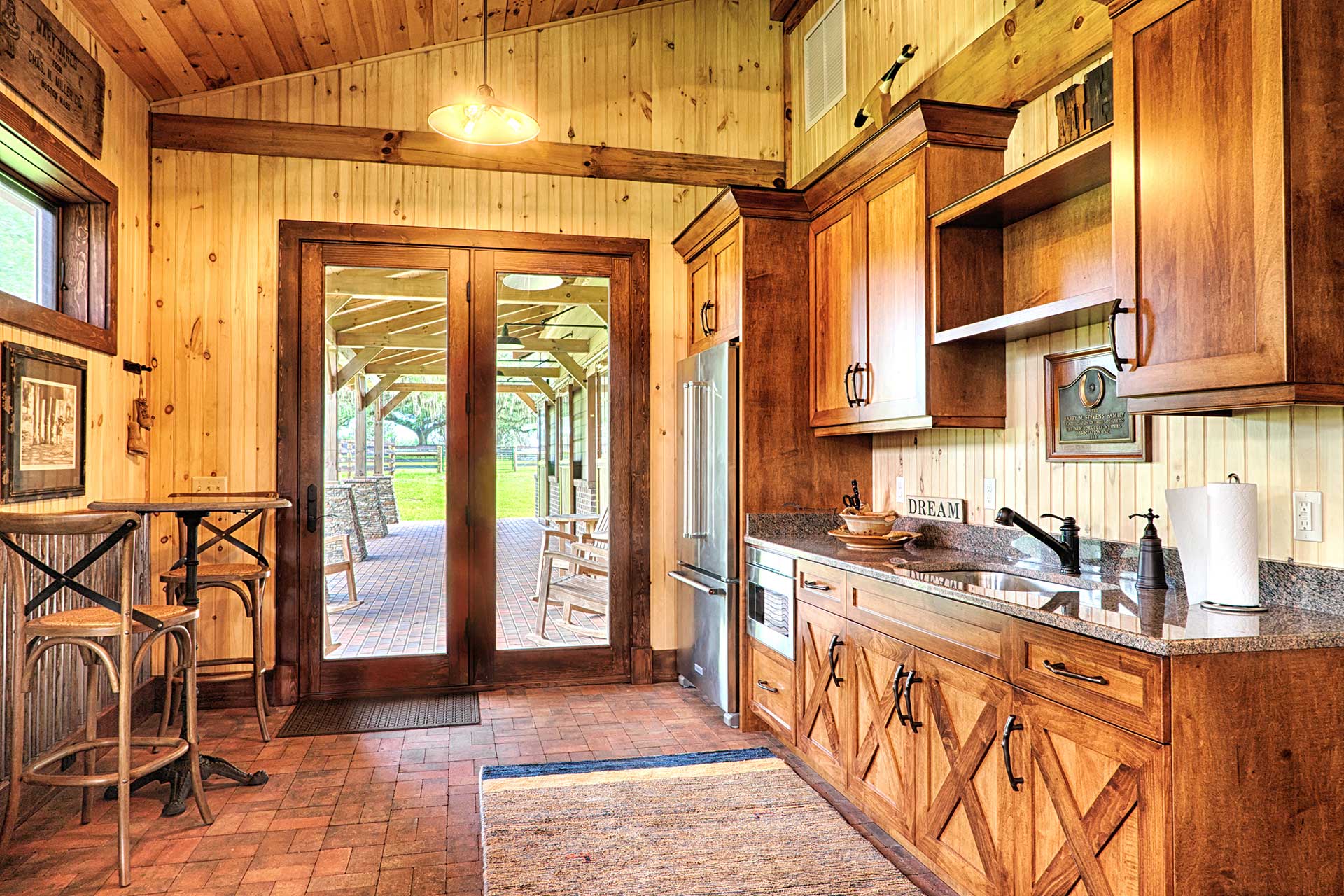 Ocala Thoroughbred Barn — heavy timber equestrian facility, Marion County, Florida