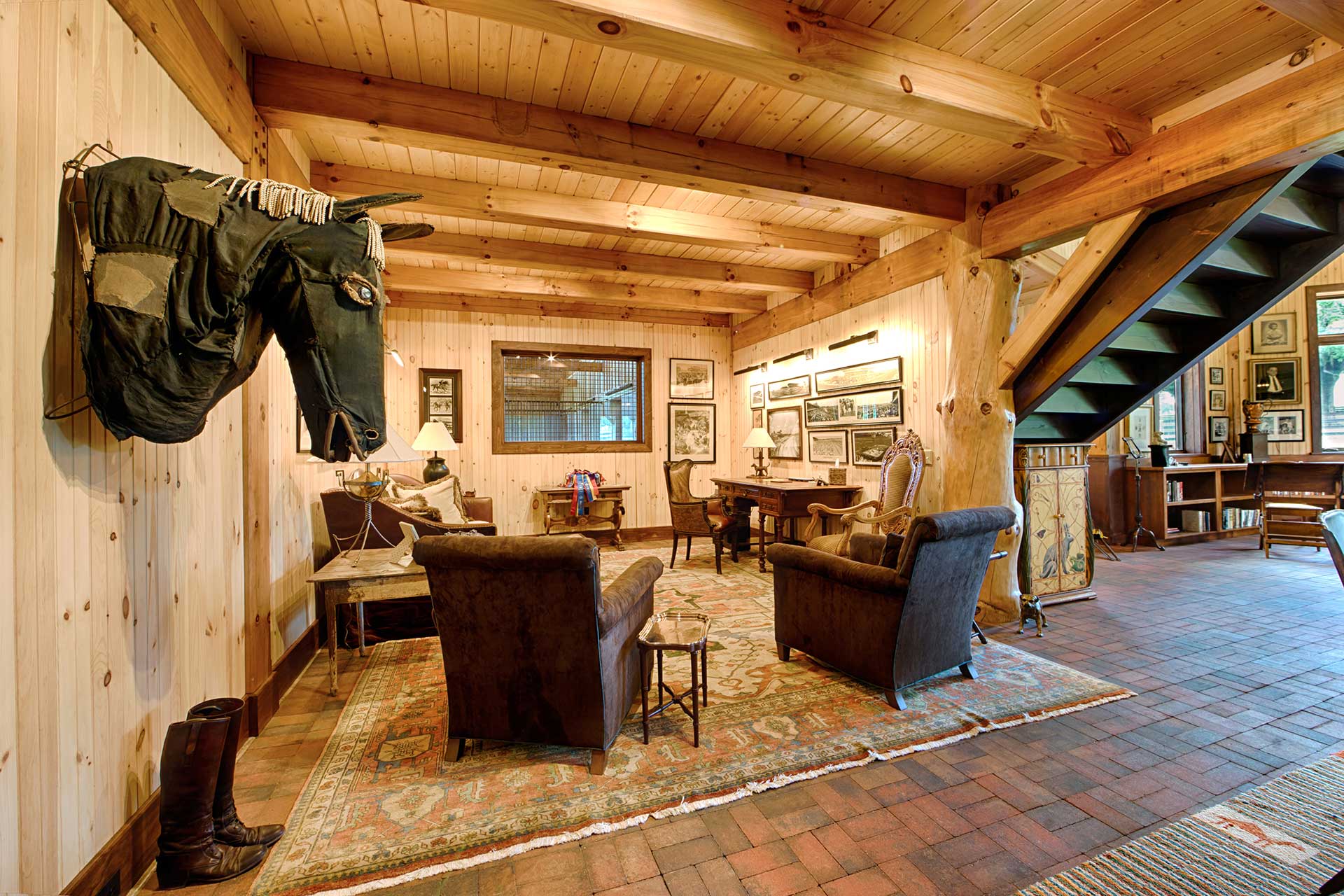 Ocala Thoroughbred Barn — heavy timber equestrian facility, Marion County, Florida