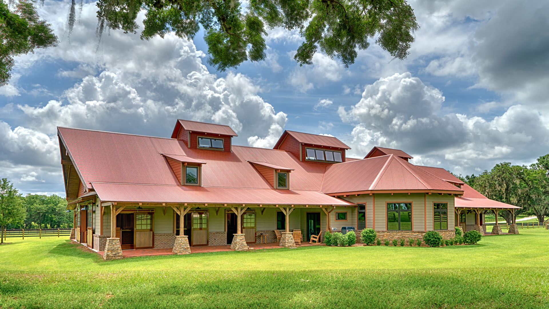 Ocala Thoroughbred Barn — heavy timber equestrian facility, Marion County, Florida