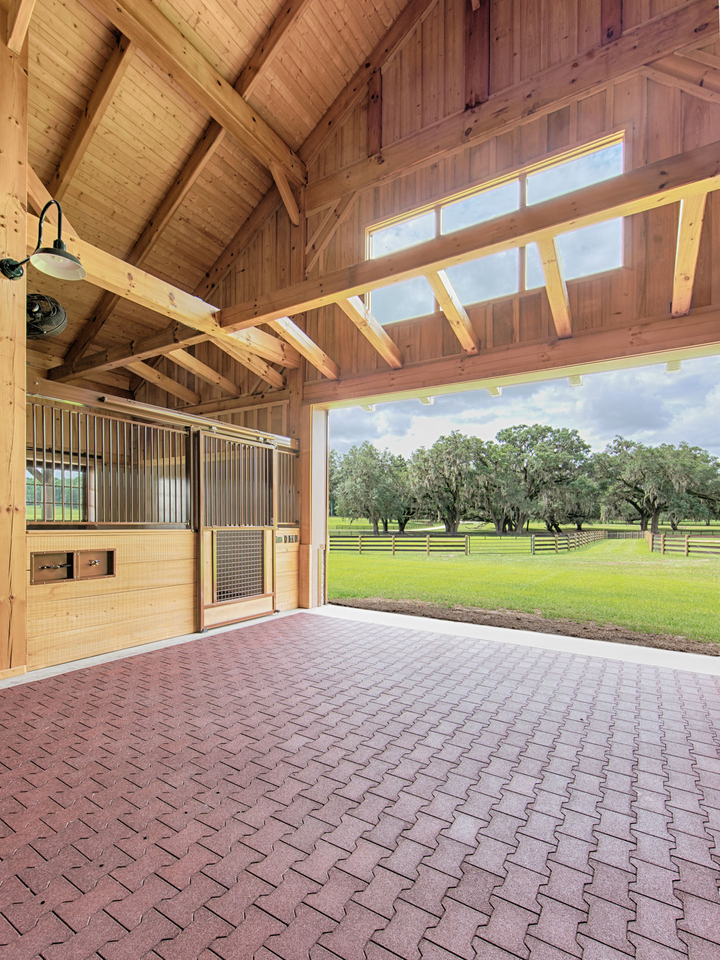 Ocala Thoroughbred Barn — heavy timber equestrian facility, Marion County, Florida