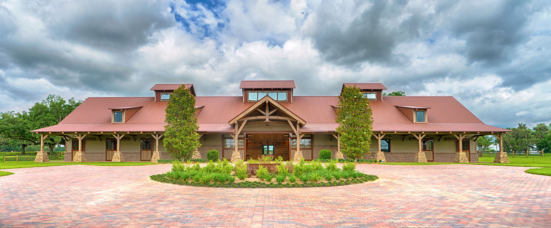 Ocala Thoroughbred Barn — heavy timber equestrian facility, Marion County, Florida