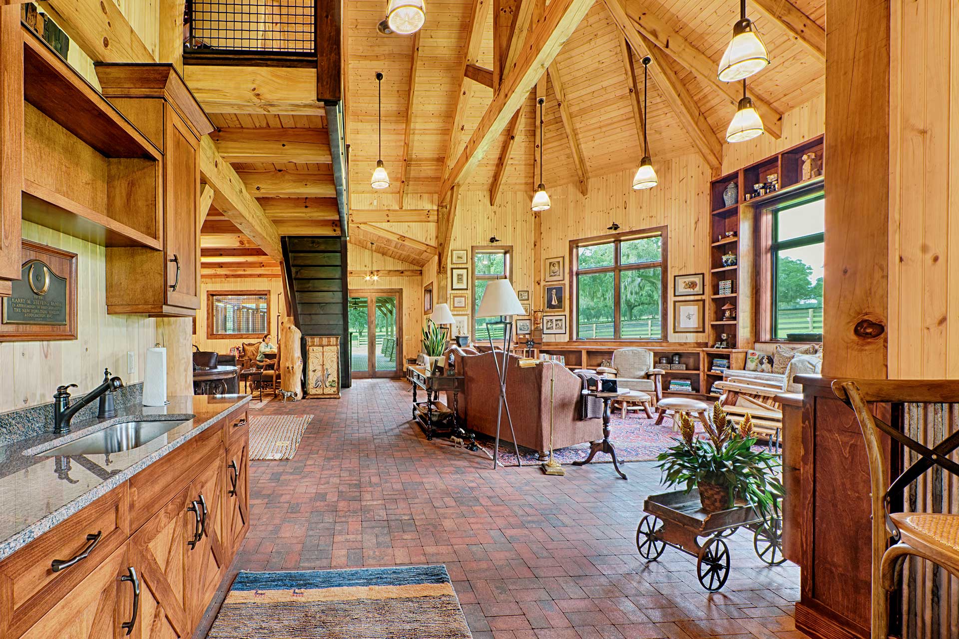 Ocala Thoroughbred Barn — heavy timber equestrian facility, Marion County, Florida