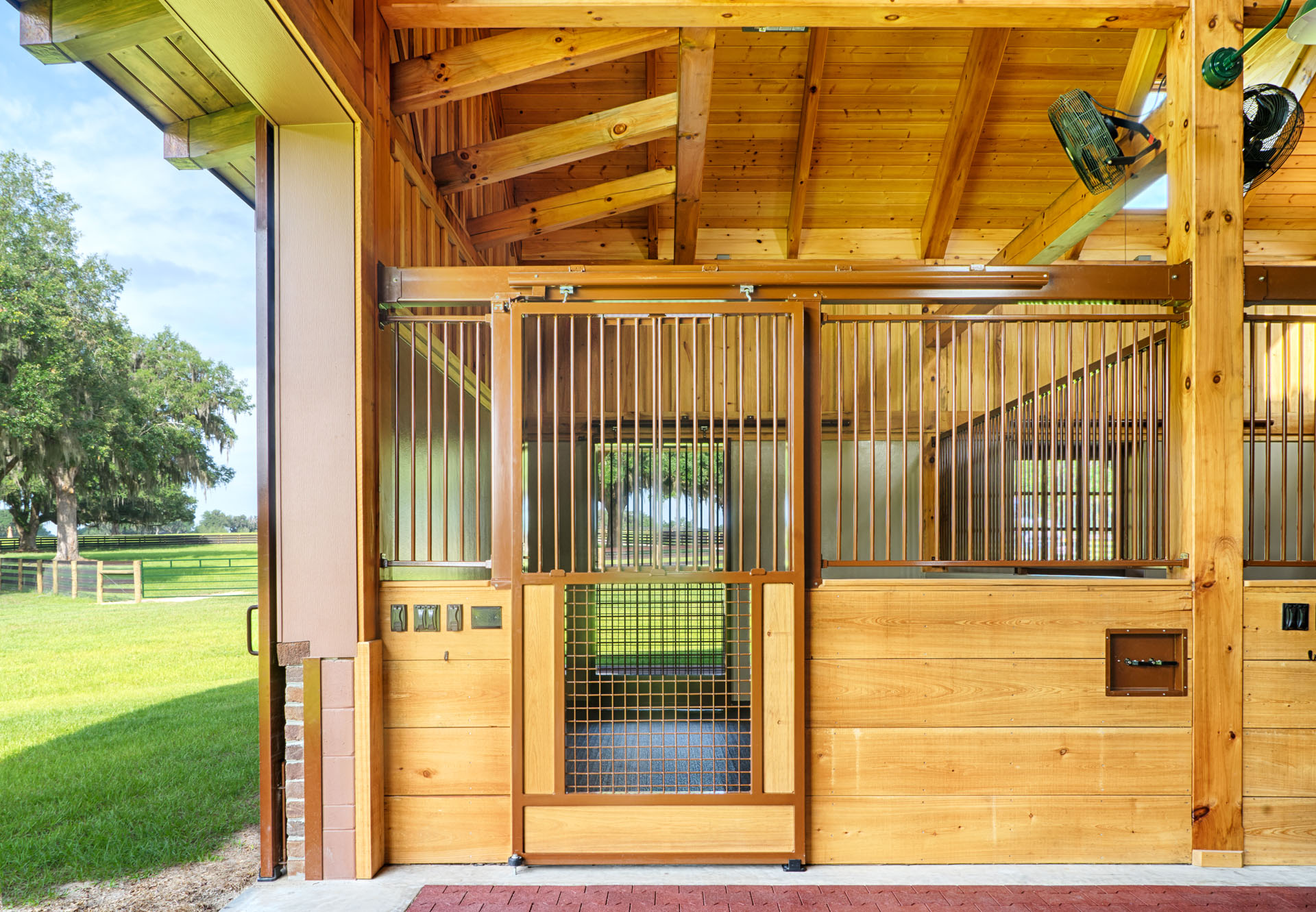 Ocala Thoroughbred Barn — heavy timber equestrian facility, Marion County, Florida
