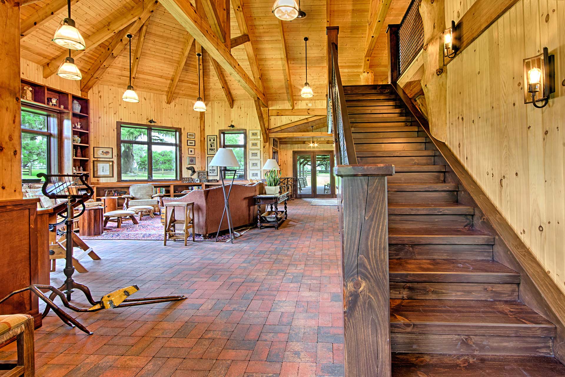 Ocala Thoroughbred Barn — heavy timber equestrian facility, Marion County, Florida