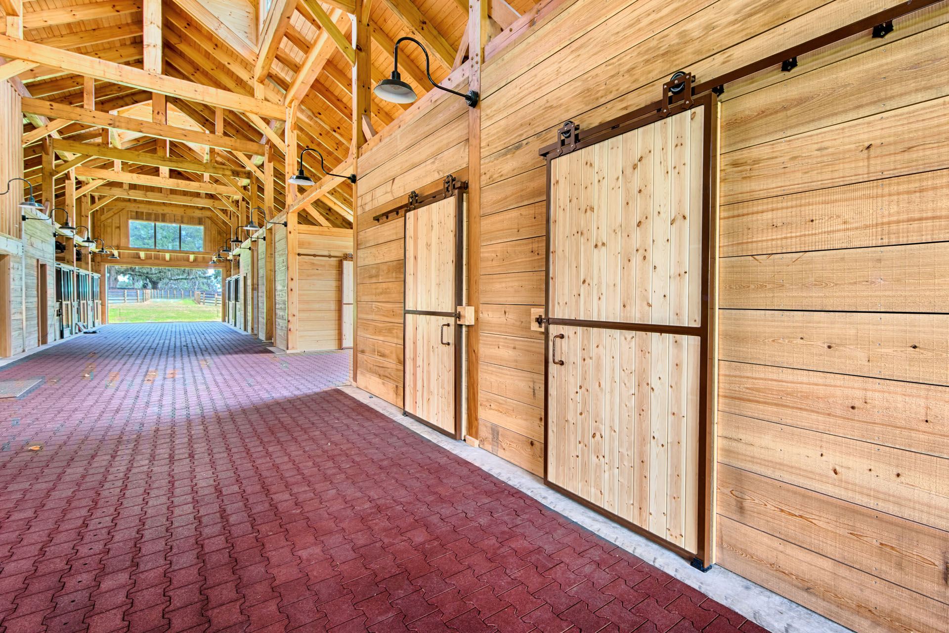 Ocala Thoroughbred Barn — heavy timber equestrian facility, Marion County, Florida