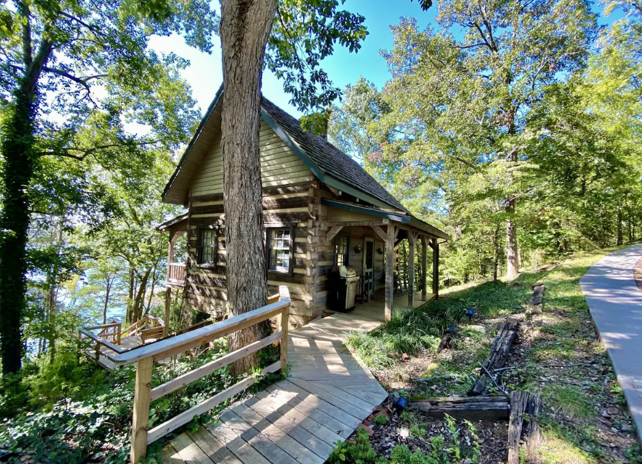 The Giles Guest House at sunrise on Douglas Lake