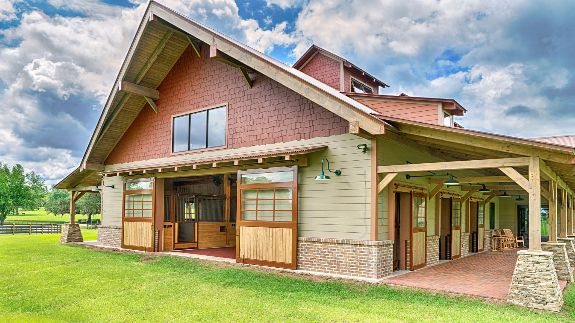 Ocala Thoroughbred Barn — heavy timber equestrian facility, Marion County, Florida