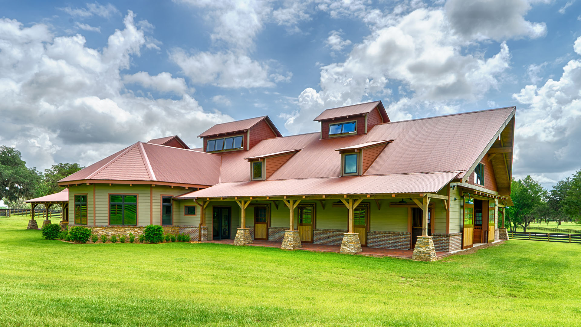 Ocala Thoroughbred Barn — heavy timber equestrian facility, Marion County, Florida